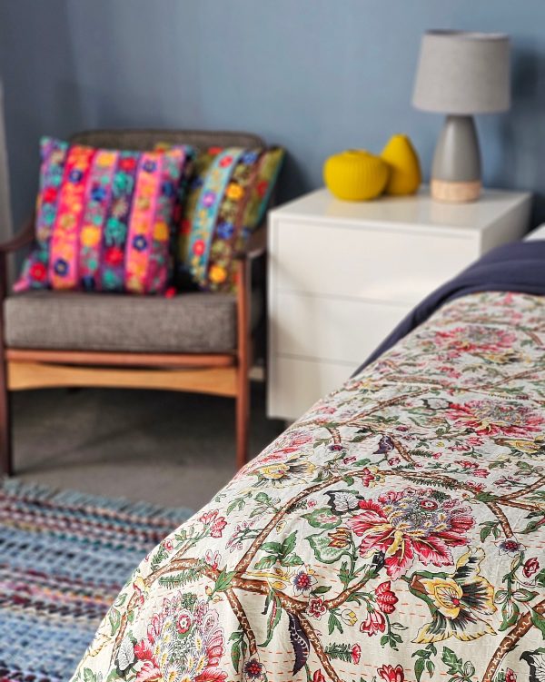 Bedspread Queen (Kantha) Screen Print Gudari (2 layer) - Cream Floral - Image 5